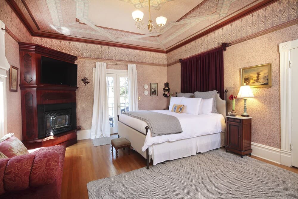 Calderwood Inn