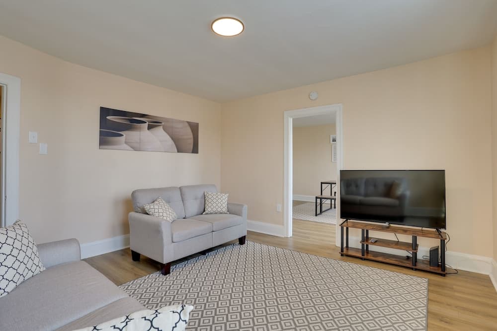 Hatboro Retreat: Steps From Shopping & Dining!