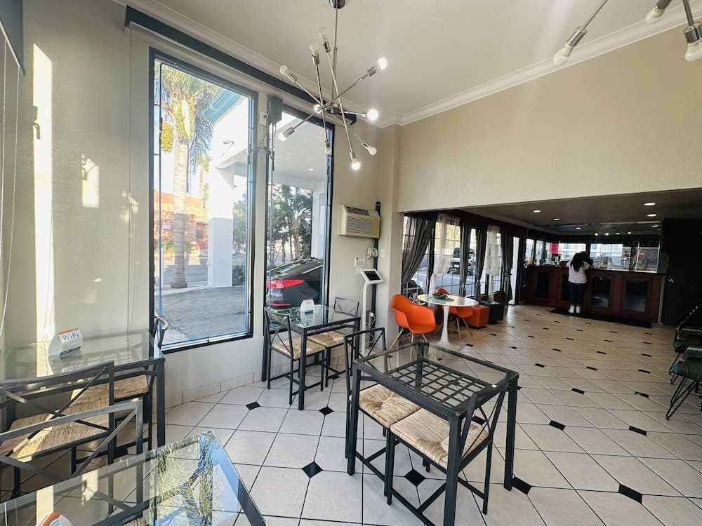 Casa Blanca Hotel - Orange