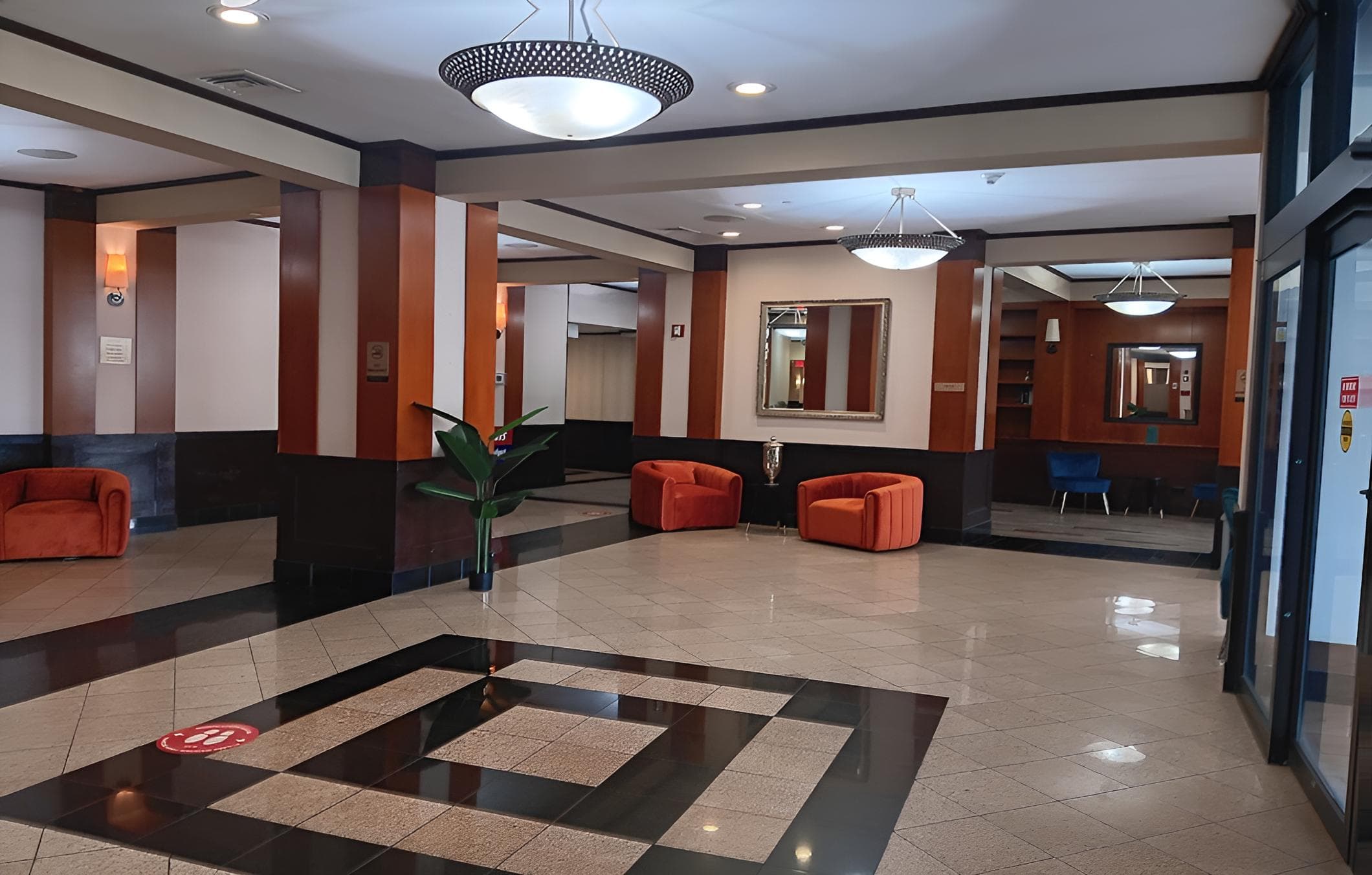 Clarion Hotel & Suites