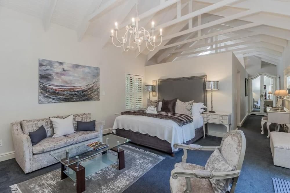 Fernwood Manor