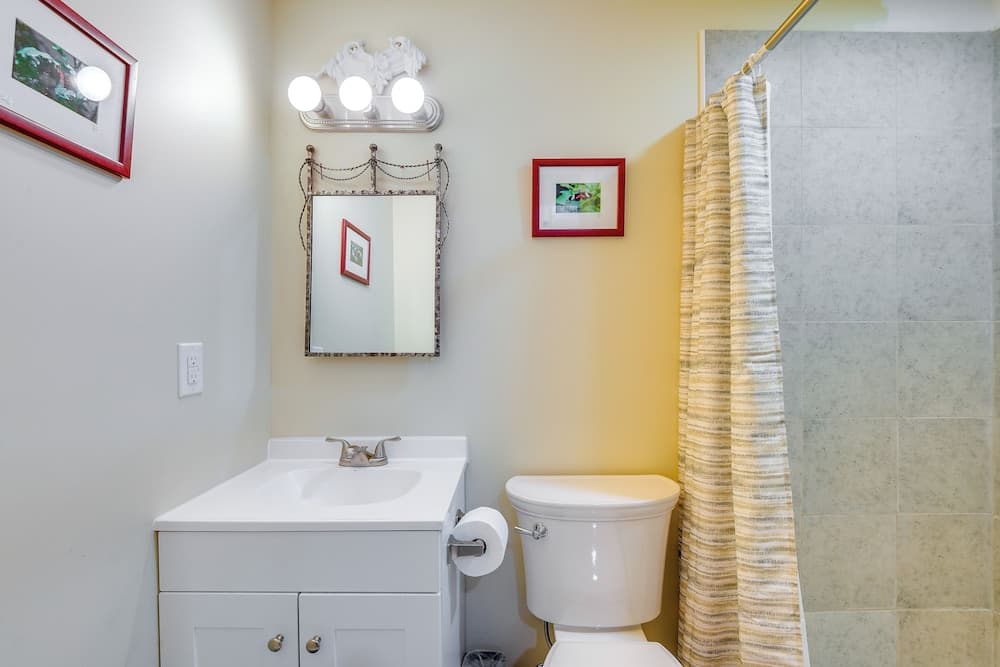 Pets Welcome! Cozy Family Apartment in Sterling