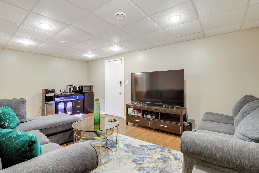 Cozy Apt in DC Suburbs: 4 Mi to Main St Laurel