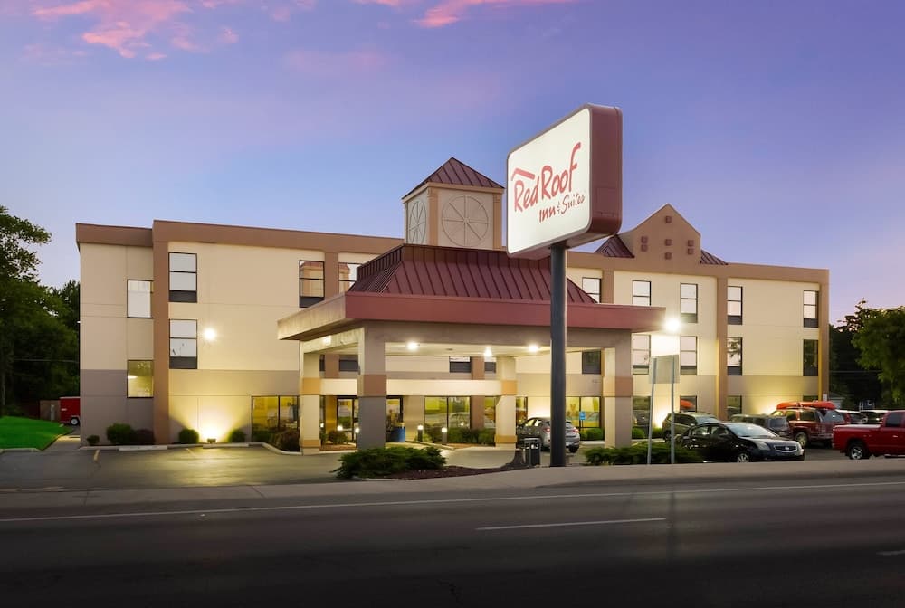 Red Roof Inn & Suites Columbus - West Broad