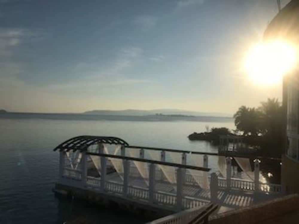 Waters Edge Guest House