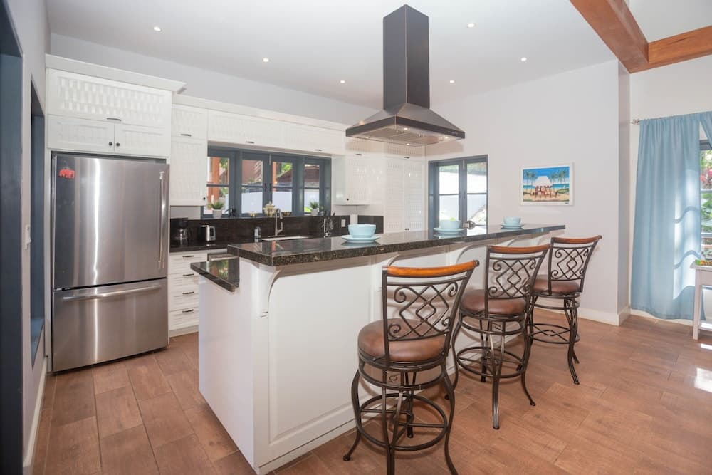 Casa Catarata 3 Bedroom Home by RedAwning