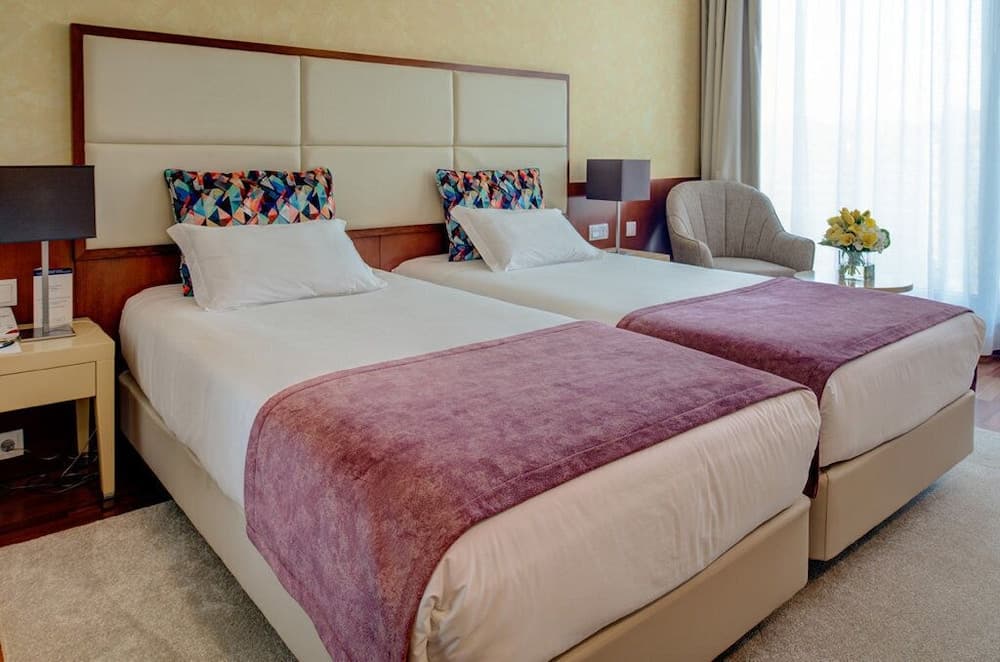 VIP Executive Art's Hotel