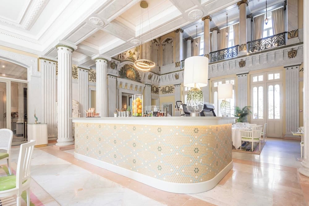 Les Bains De Spa
