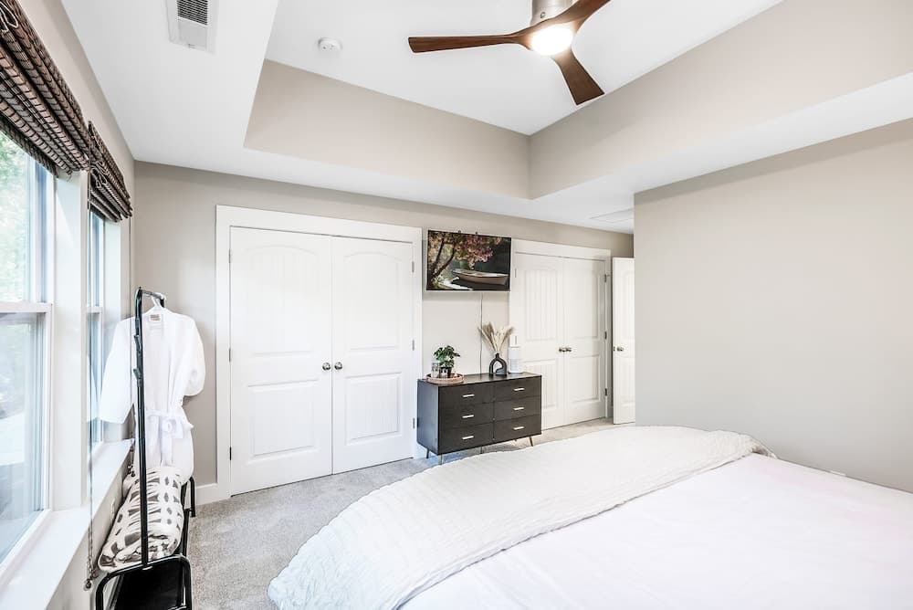 Boho Retreat Steps From Downtown Porch Parking