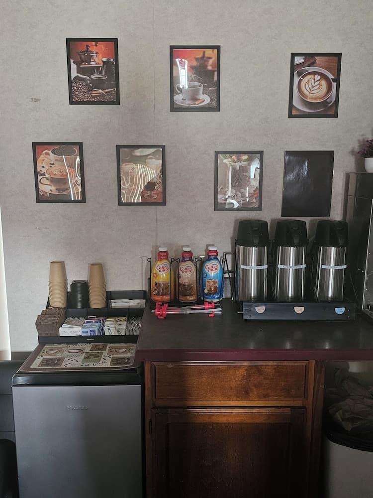 Rose City Inn and Suites