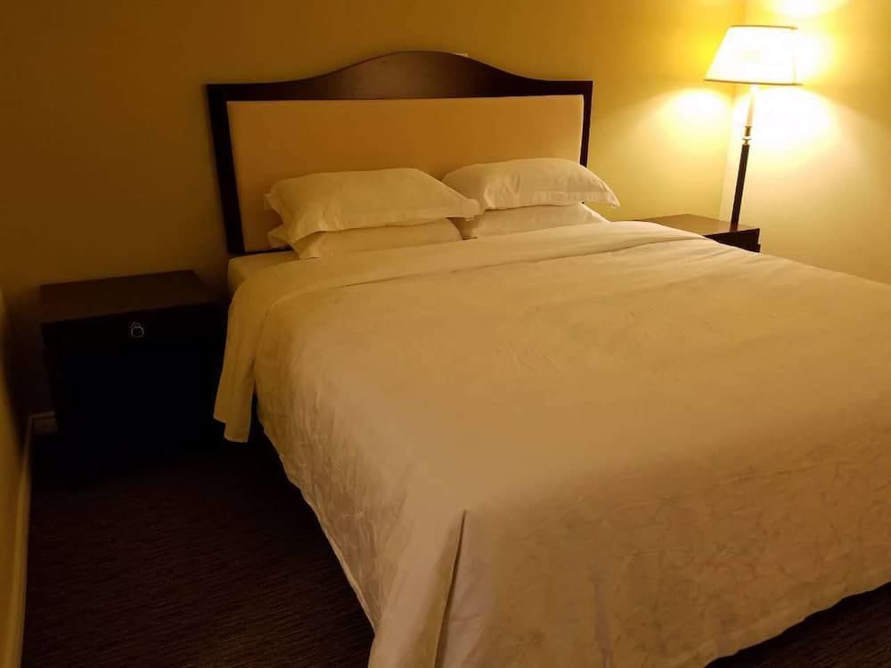 7 West Motel