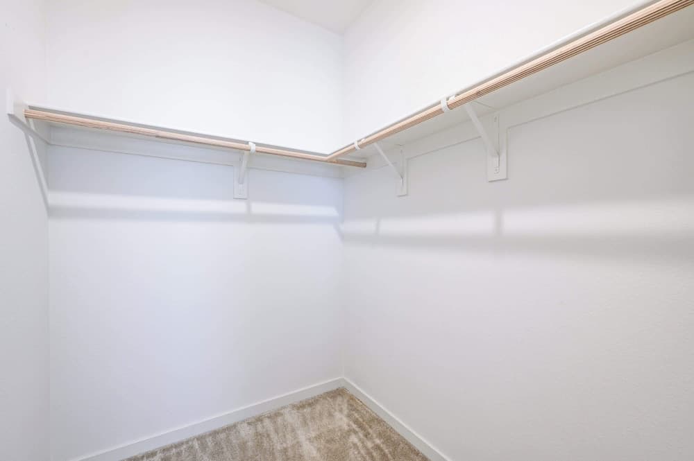 Sunny & Stylish Near LA 4BR Home w Desks & Lounge