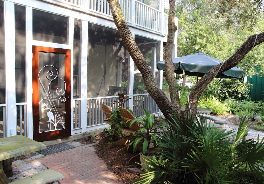 Hibiscus Coffee & Guesthouse