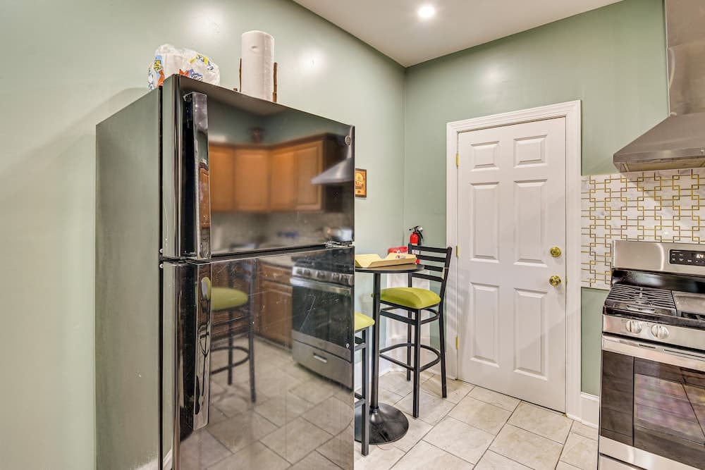 Walkable Neighborhood: Updated Morton Home!
