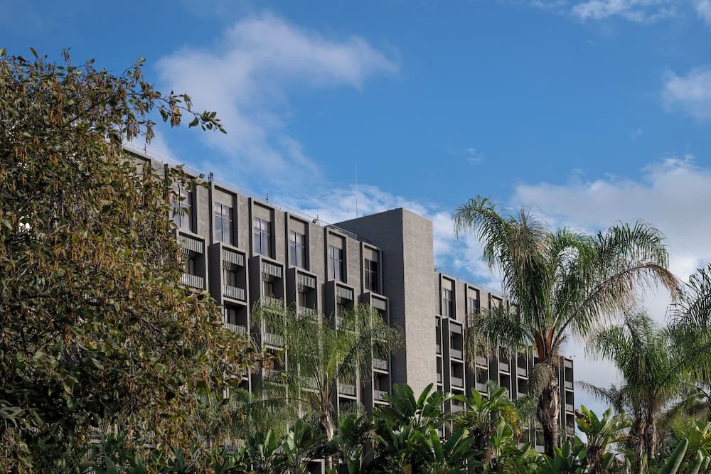 Knott's Hotel