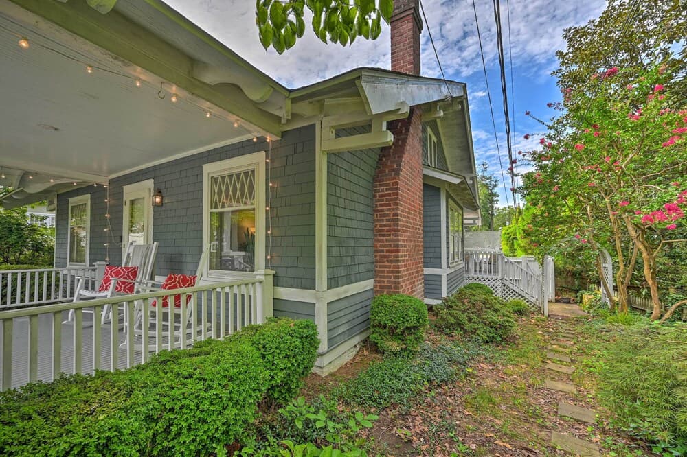 Bright Greensboro Escape ~ 1 Mi to Downtown
