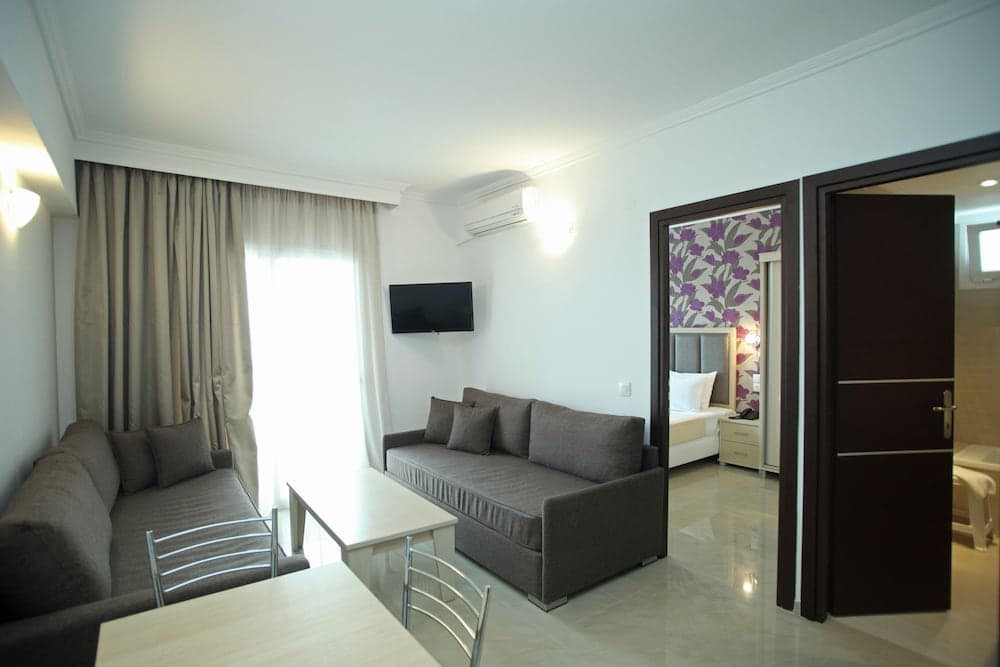 Naias Beach Hotel