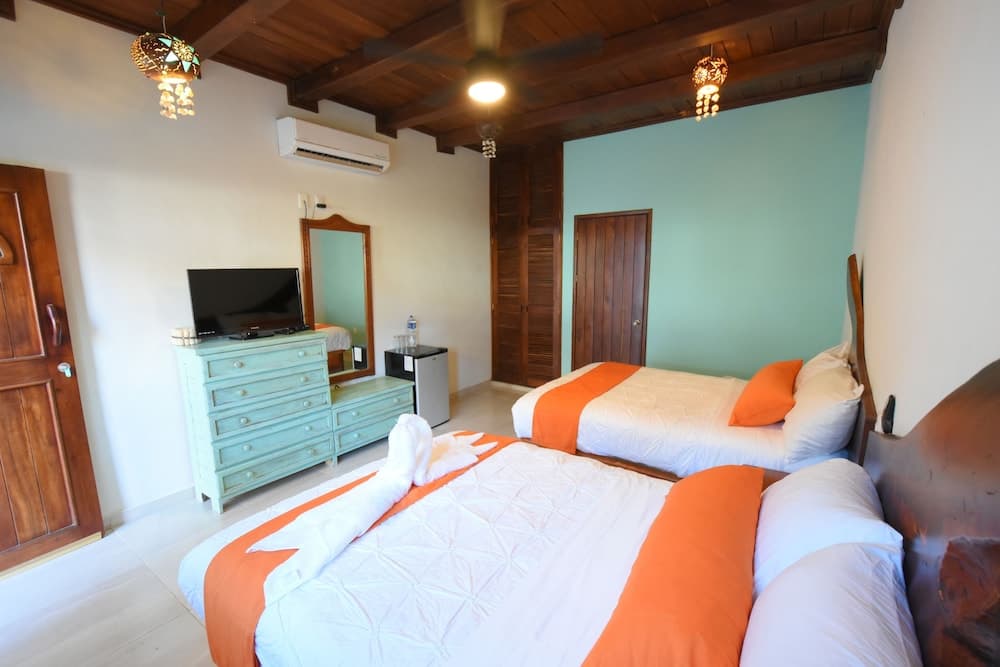 Hotel Hacienda Dos Ojos