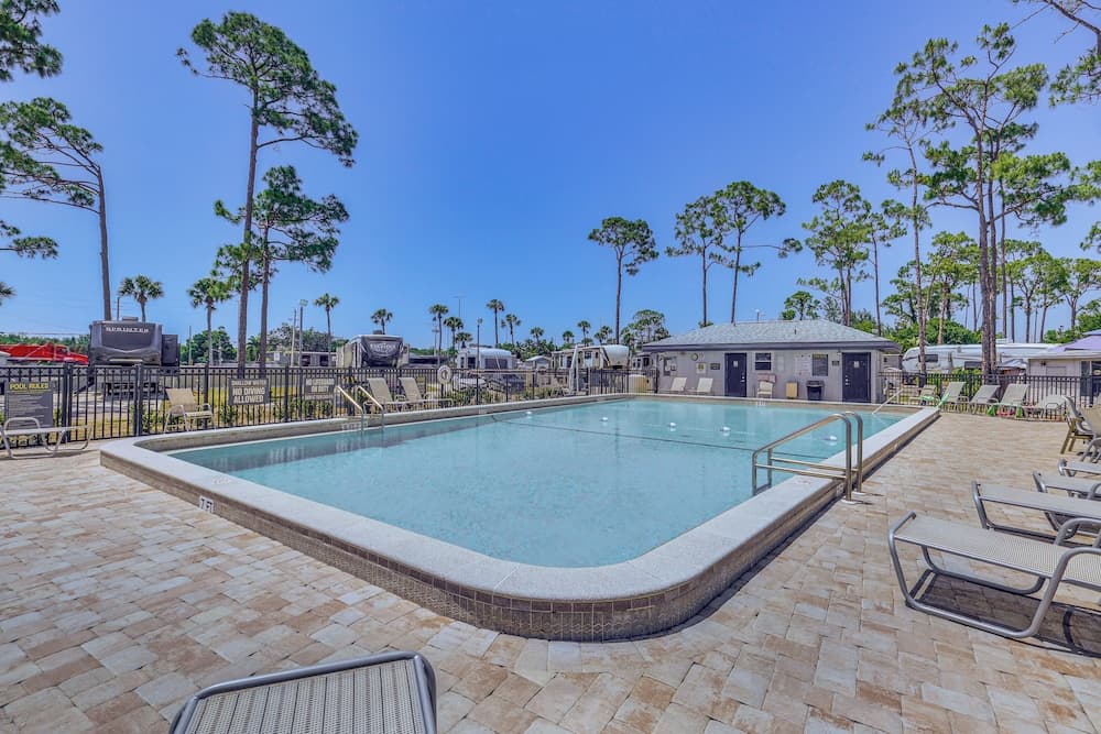 Swim, Fish & Play: Pet-friendly Gem in Fort Myers