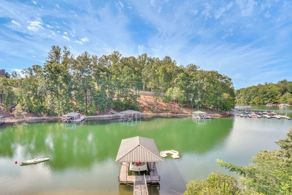 Lakefront Fun Near Clemson! Retreat w/ Pool Access