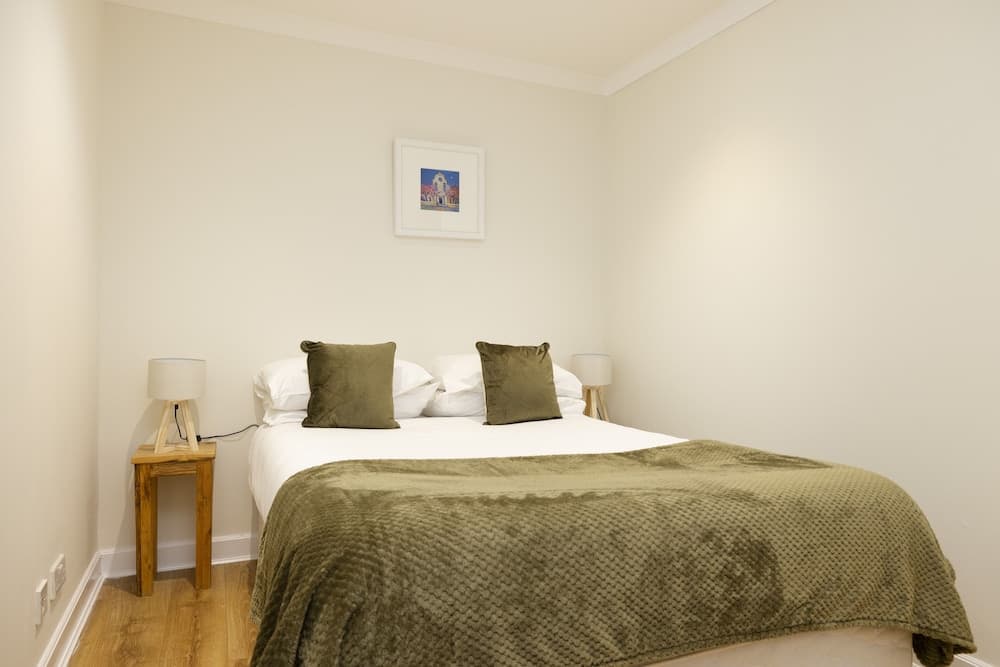 JOIVY Gorgeous Flat Near Edinburgh Castle W/ Parking