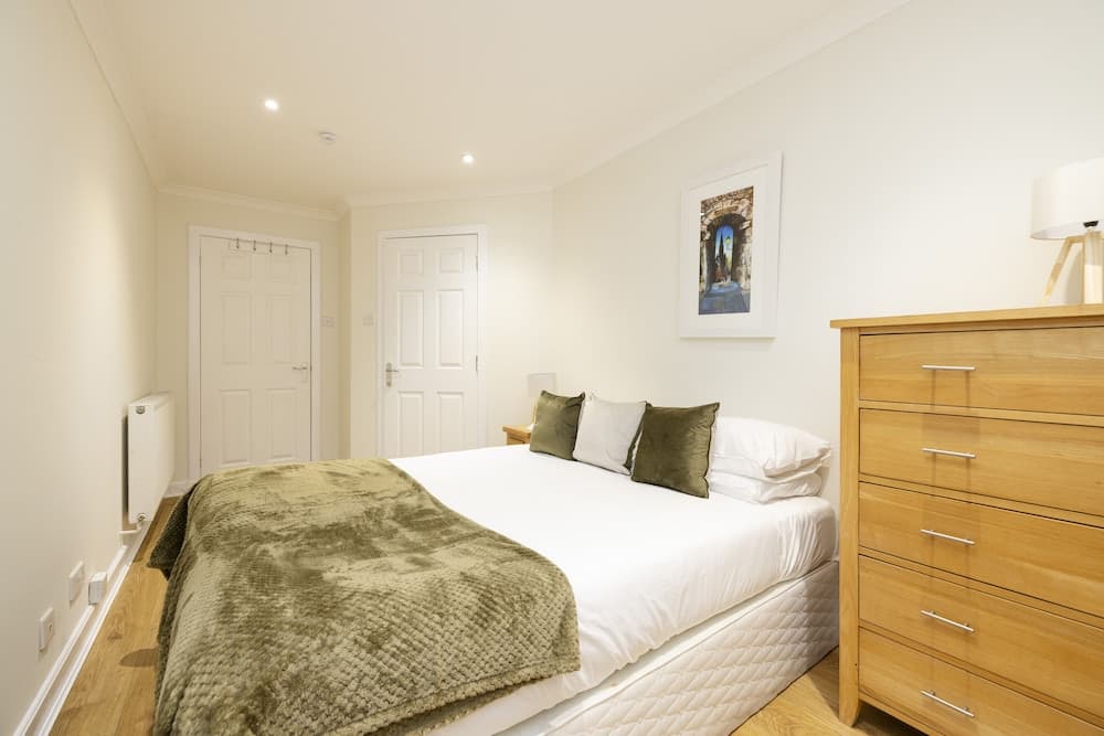 JOIVY Gorgeous Flat Near Edinburgh Castle W/ Parking