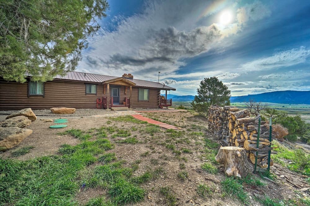 Sprawling Mountain-view Cabin: 5 Mi to Mesa Verde