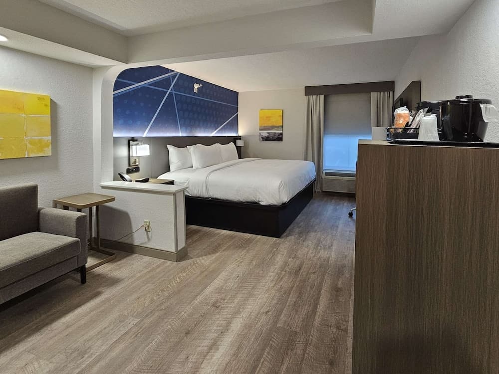 Comfort Inn & Suites Saint Louis Lafayette Square