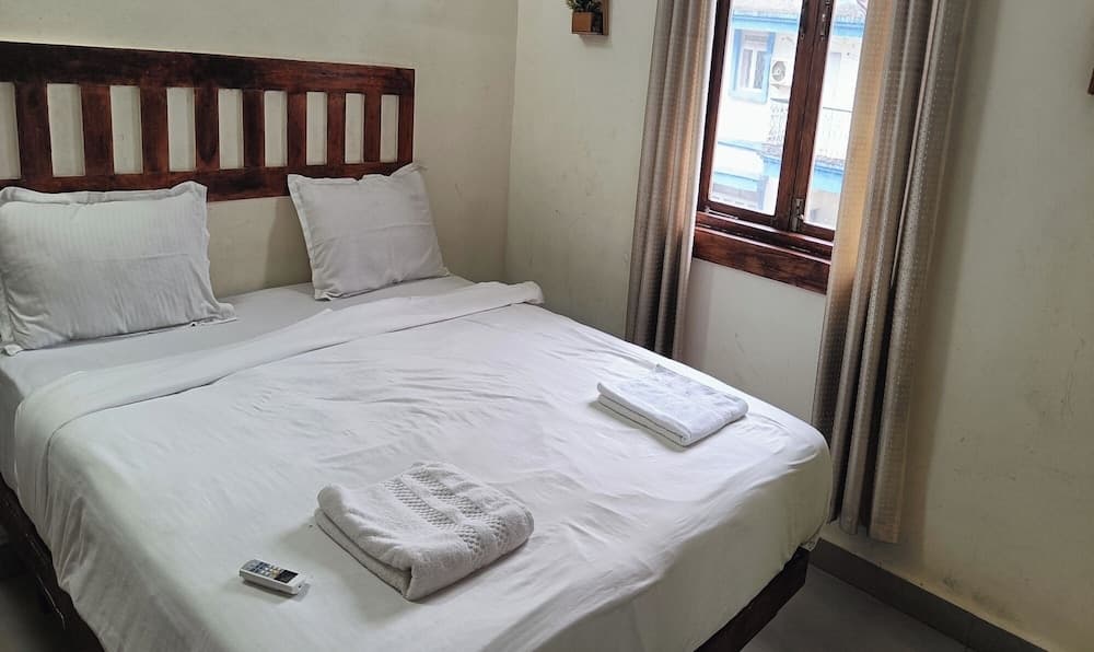 Fabhotel Park Grand Royal Palms