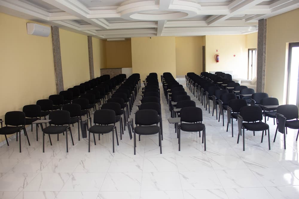 Alicats Place Executive Lodge & Conference