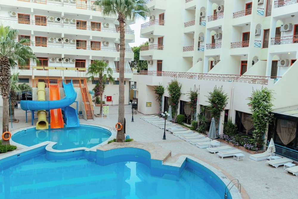 Empire Hotel Aqua Park