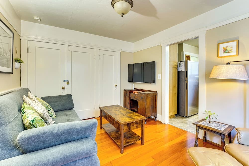 Inviting 1BR Patio Full Kitchen