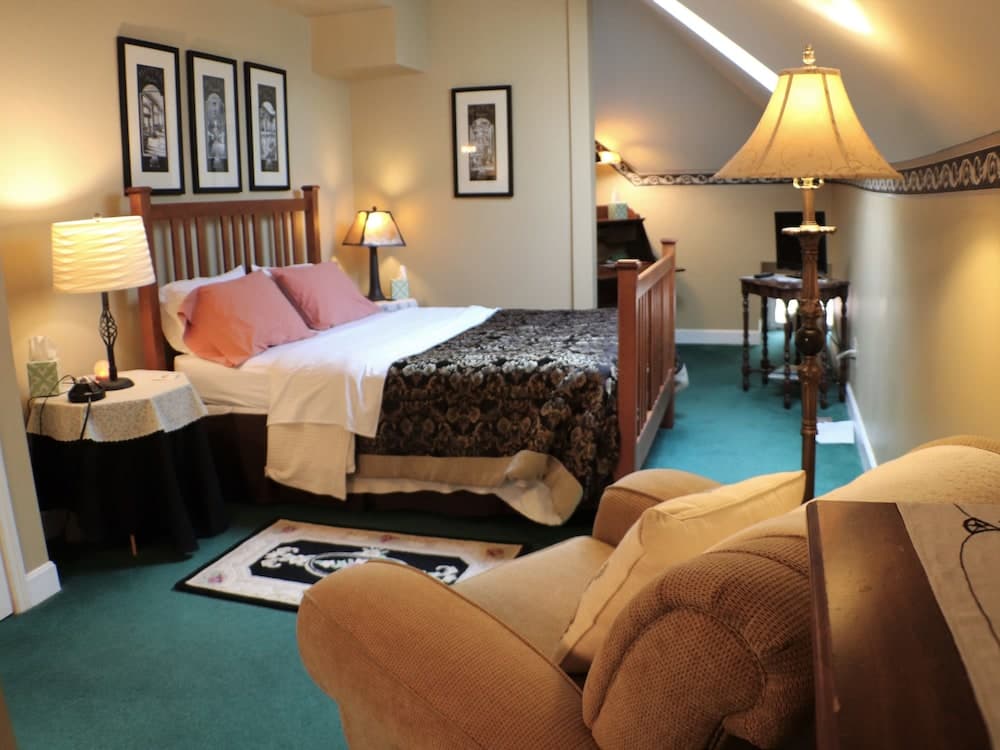 The Lincoln Short North B&B