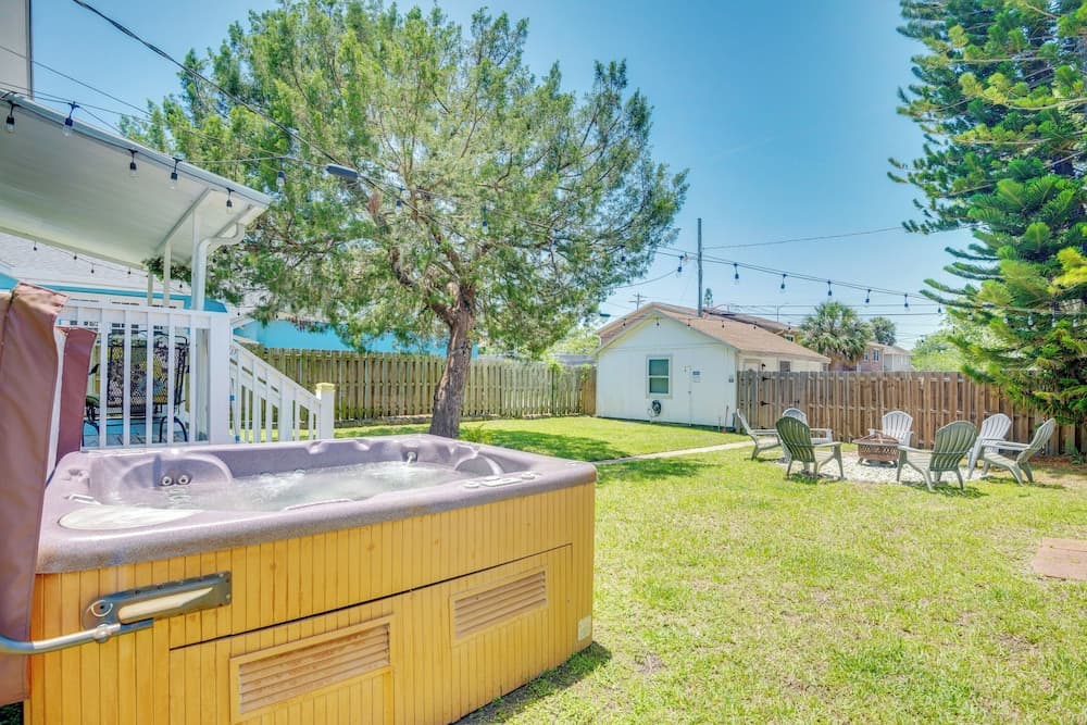 2 Blocks to Canal St: New Smyrna Beach Home