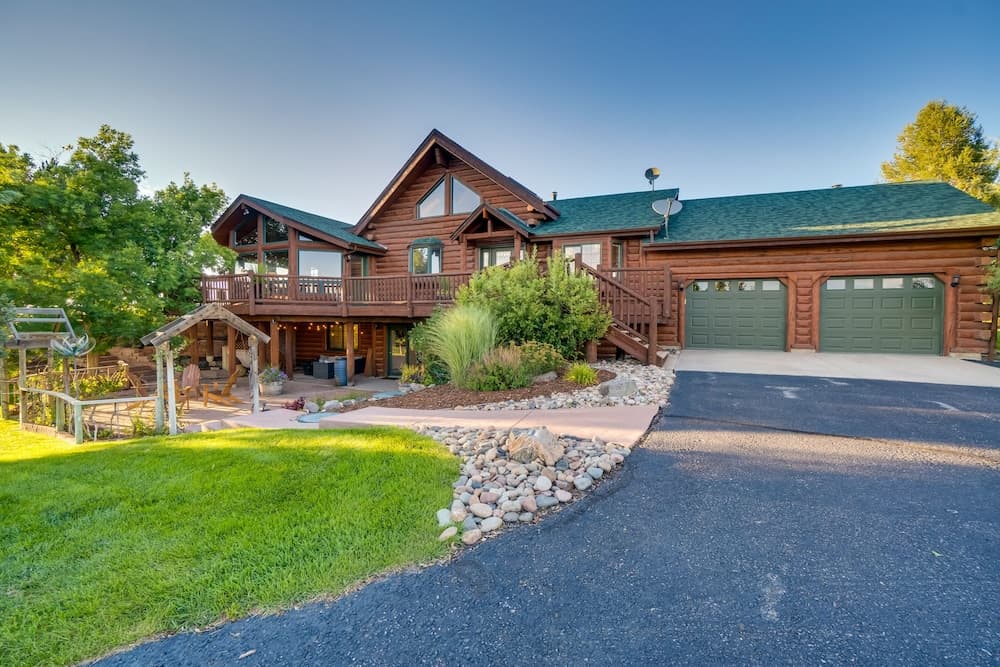 Heated Pool + Mtn Views: Log Cabin in Parker!