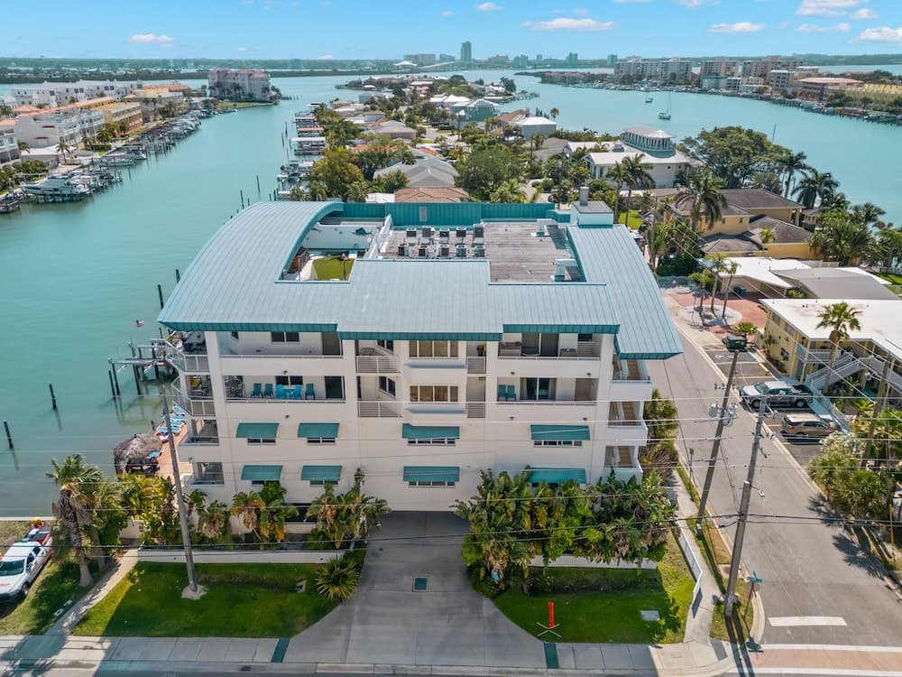 Sun West Palms 301