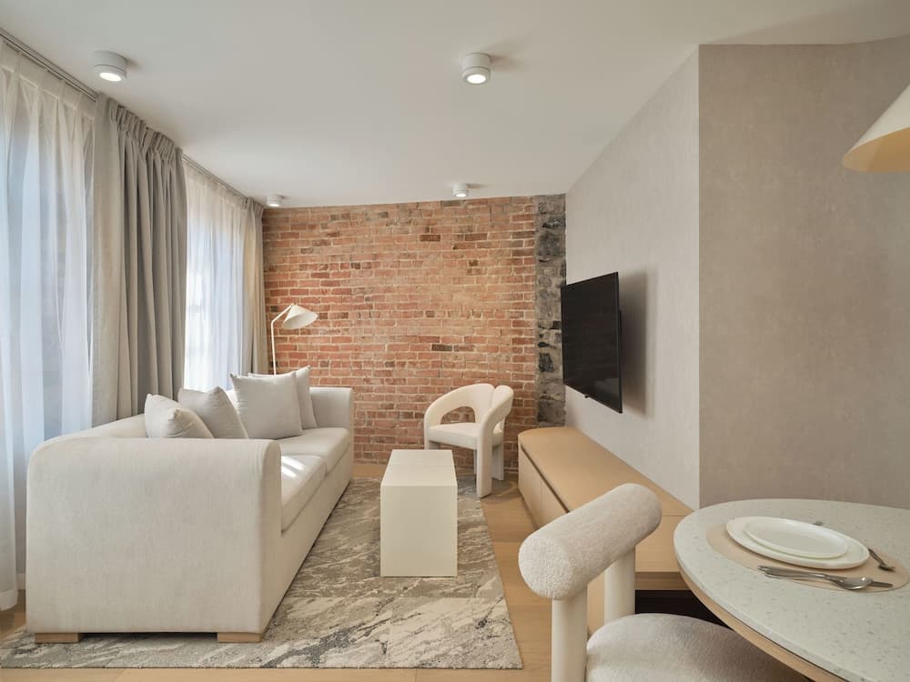 Corner Apartments