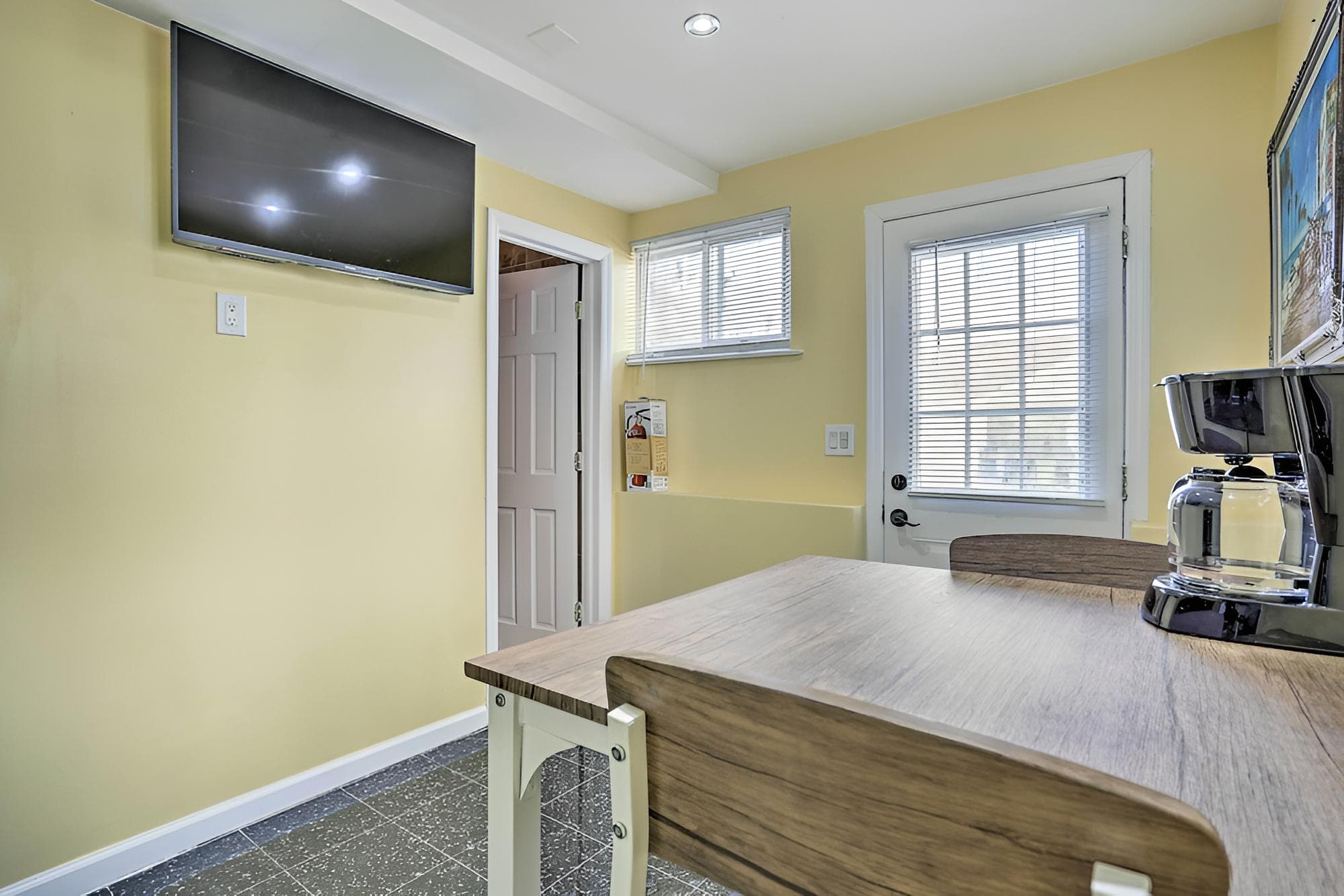Freeport Guesthouse - Walk to Nautical Mile!