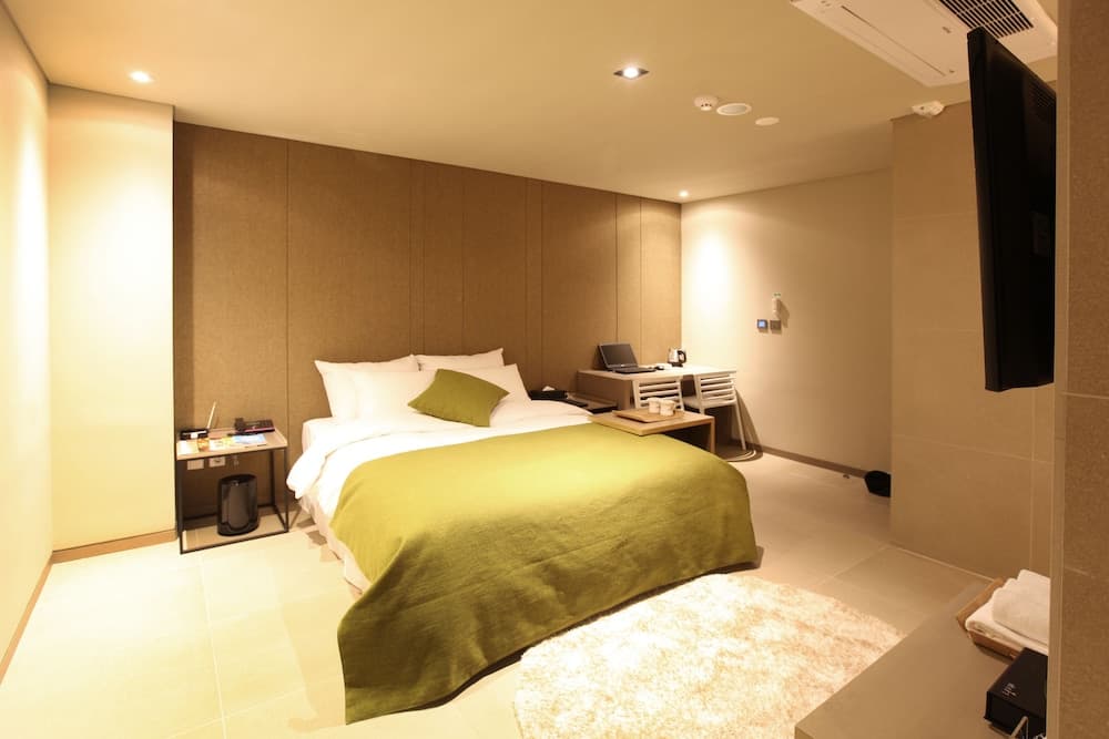 Vine Hotel