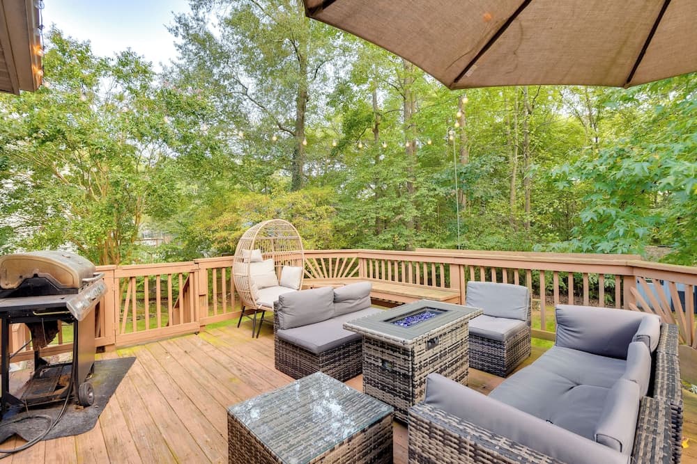 Room to Work & Relax! Laurel Home w/ Office, Yard
