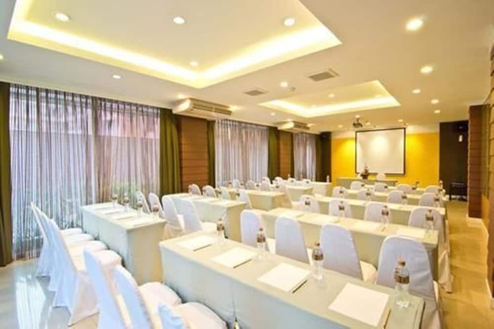 Golden Sea Pattaya Hotel