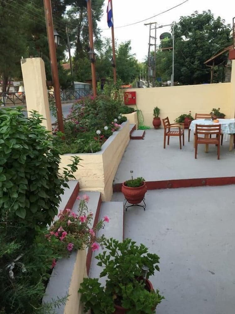 Akanthos Hotel