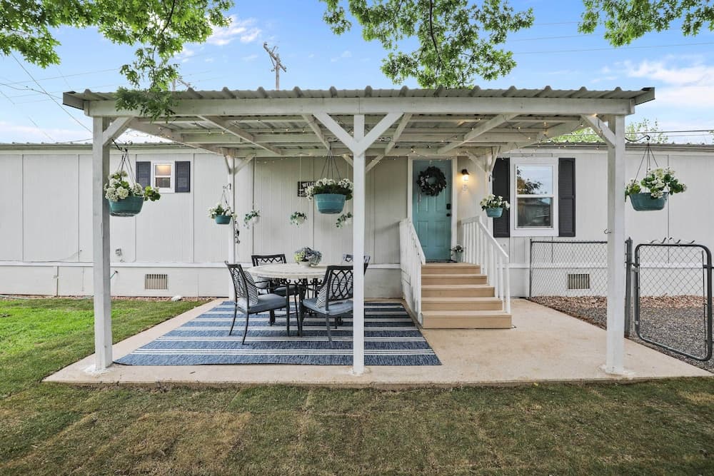 Boat & Fish on Lewisville Lake: Pet-friendly Haven