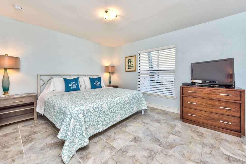 Le Monaco Vacation Rental 5th Avenue Naples