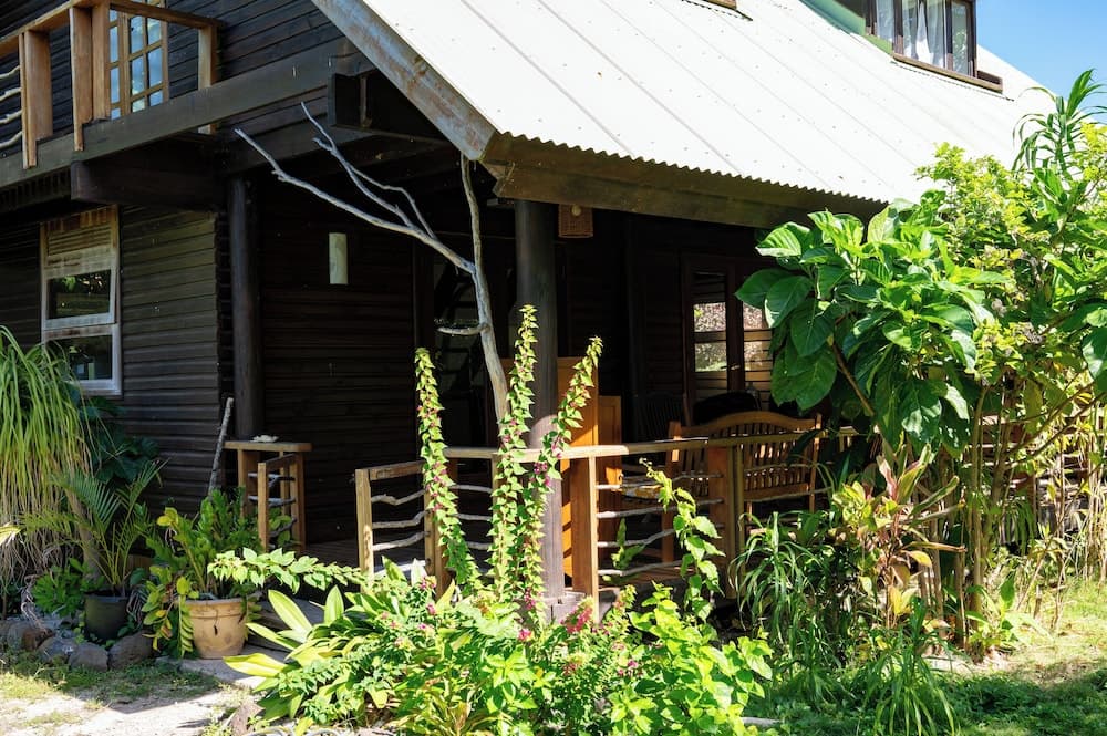 GREAT HOUSE BY MANAEVA LODGE