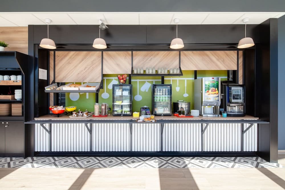 B&B HOTEL MASSY Gare TGV