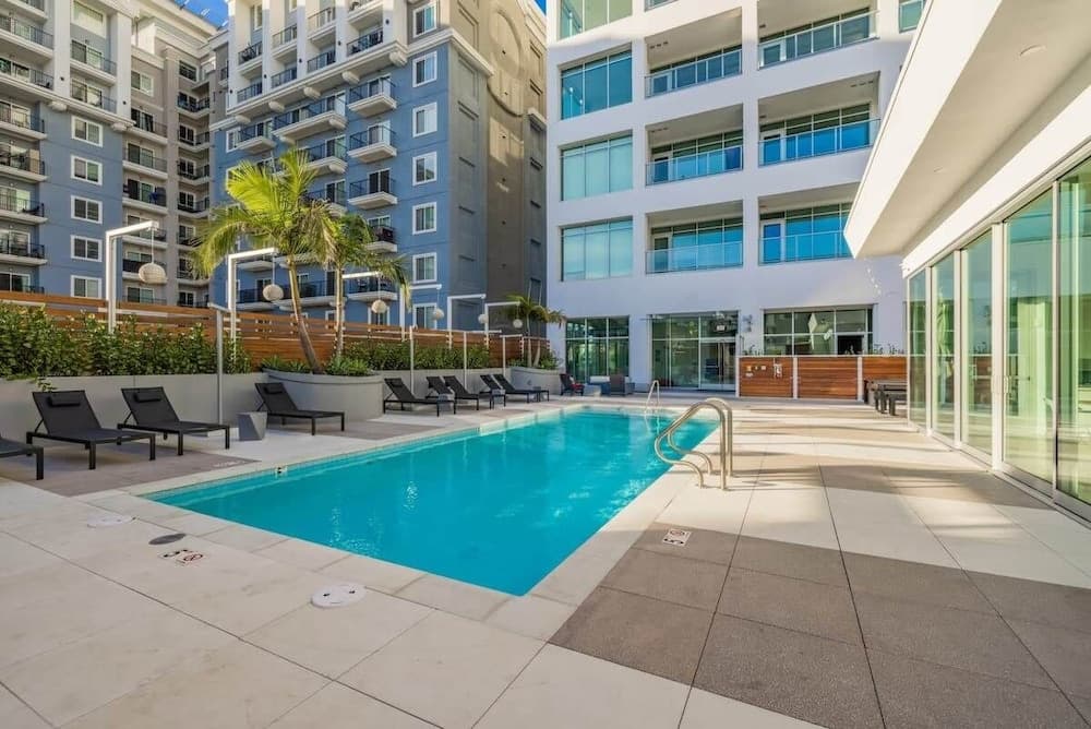 @ Marbella Lane - Grand 2BR w/ Beach & Ocean Views