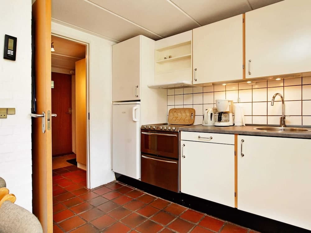 Summer House Backpackers