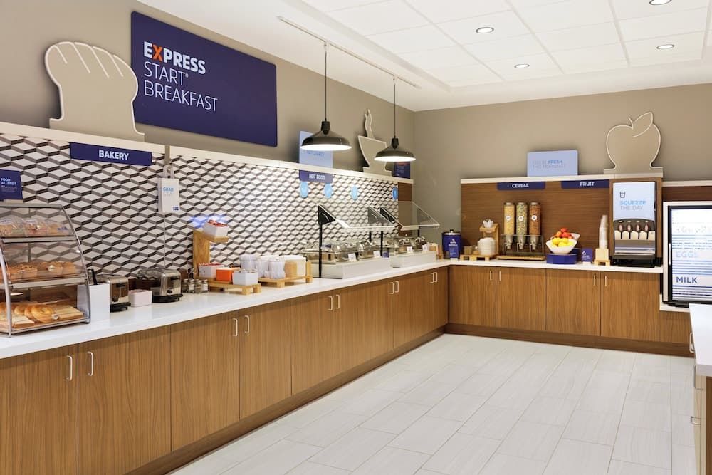 Holiday Inn Express and Suites Destin Miramar Beach by IHG