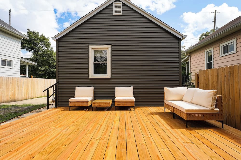 3 Mi to Michigan State: Tiny Home w/ Deck!